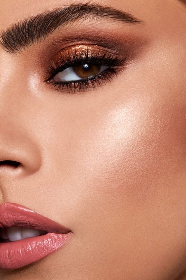 9c8b9c3a0f05b75dfcc57fe753f31bfb.jpg Empowered Diamond Beauty Eyeshadow Palette 40% off
